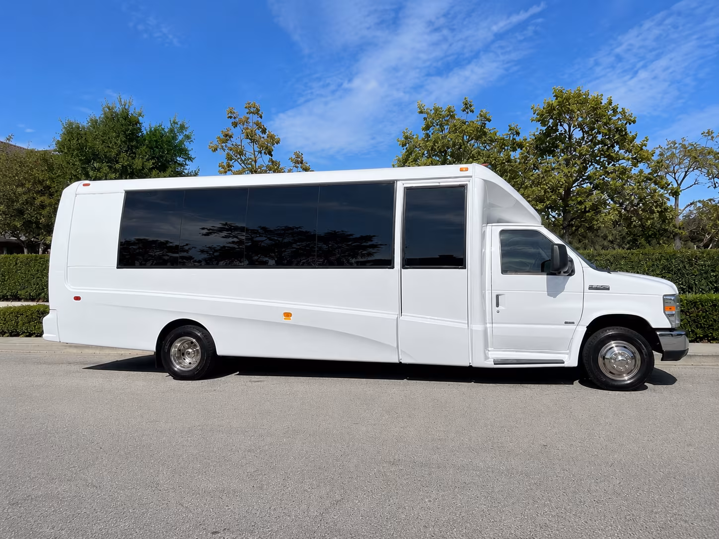 band and performer transportation buses serving the kent area