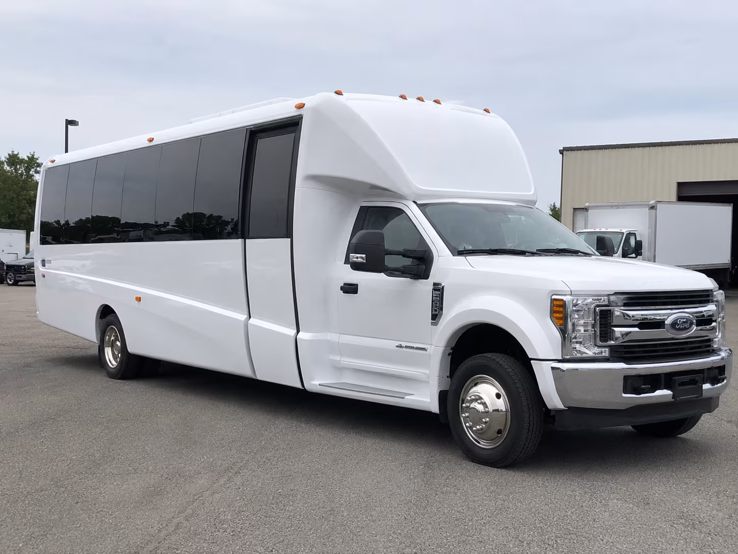 field trip buses for kent students visiting the museum of flight