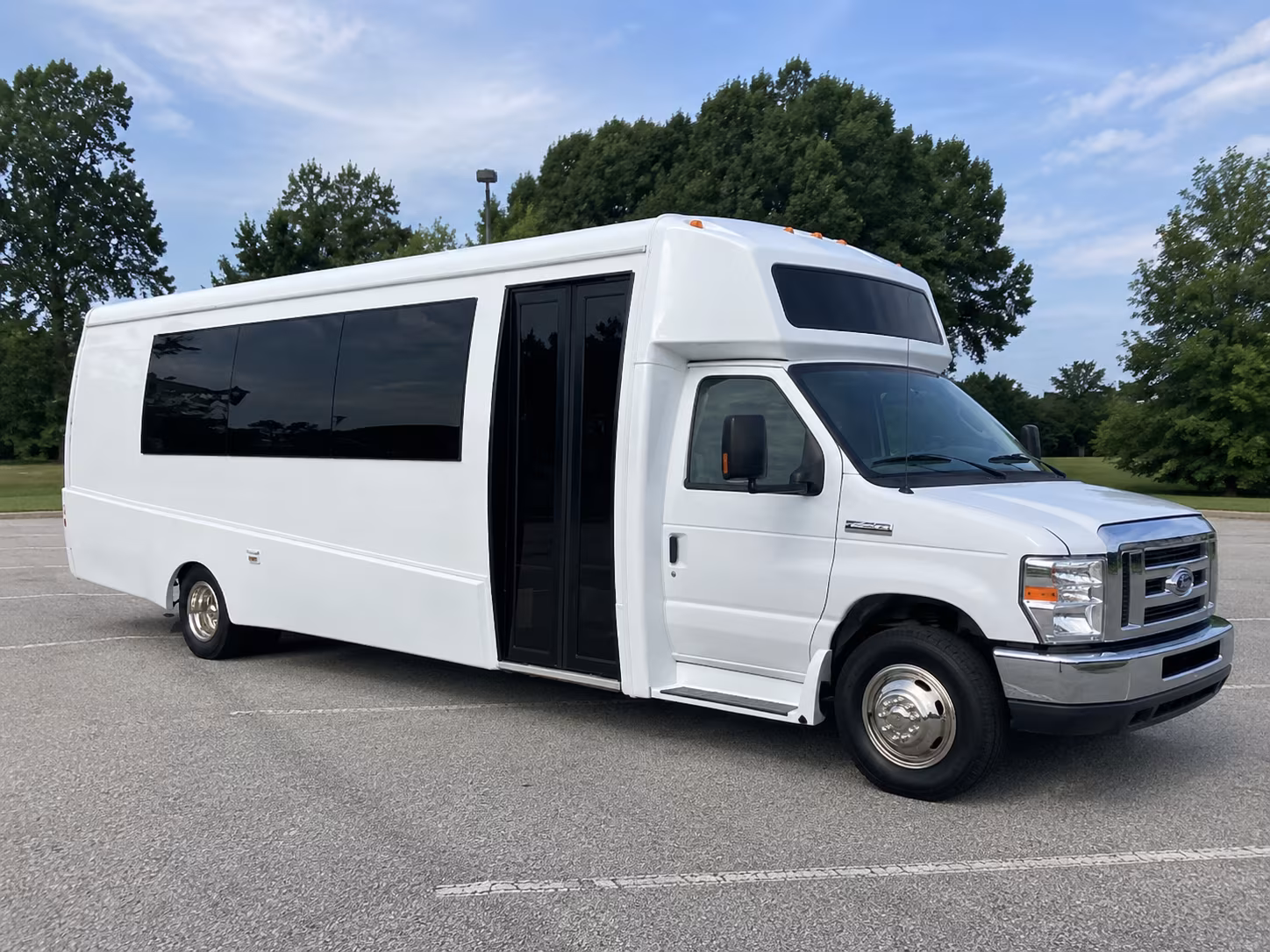kent 18 passenger party bus